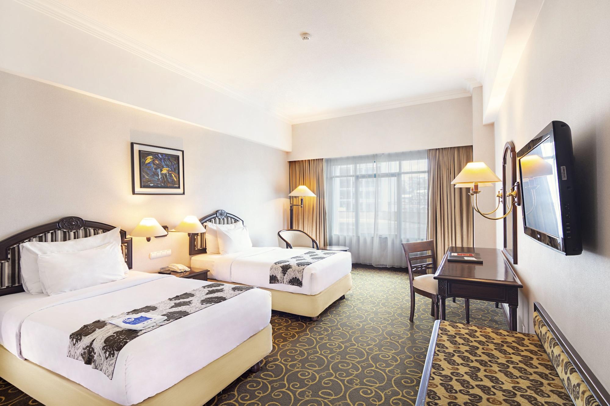 Blue Sky Hotel Balikpapan Exterior foto