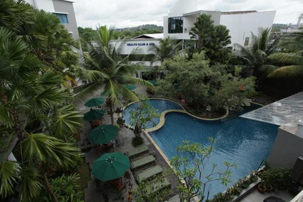 Blue Sky Hotel Balikpapan Exterior foto