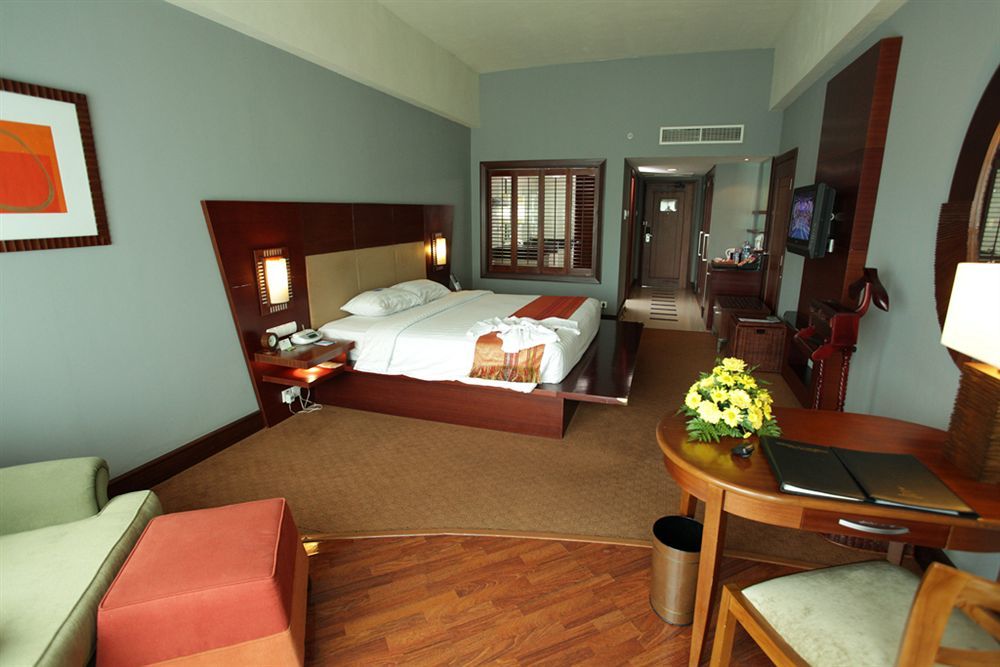 Blue Sky Hotel Balikpapan Exterior foto