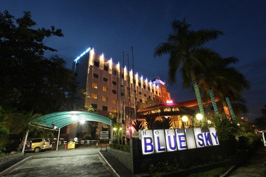 Blue Sky Hotel Balikpapan Exterior foto